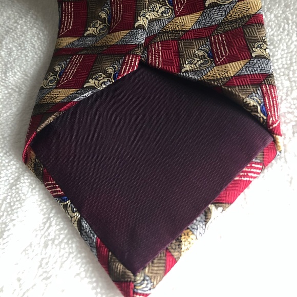 Men’s Tie - Picture 4 of 5